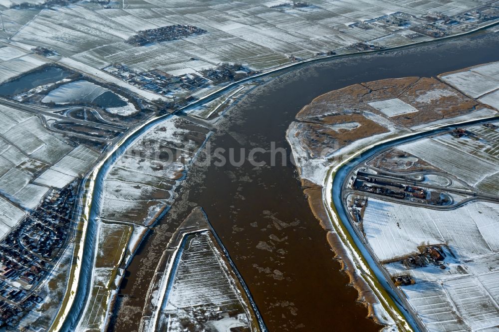 Luftbild Jemgum - Winterluftbild Uferbereiche am Ems - Flußverlauf in Jemgum im Bundesland Niedersachsen, Deutschland