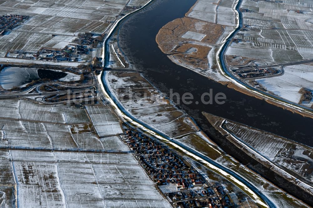 Luftaufnahme Jemgum - Winterluftbild Uferbereiche am Ems - Flußverlauf in Jemgum im Bundesland Niedersachsen, Deutschland