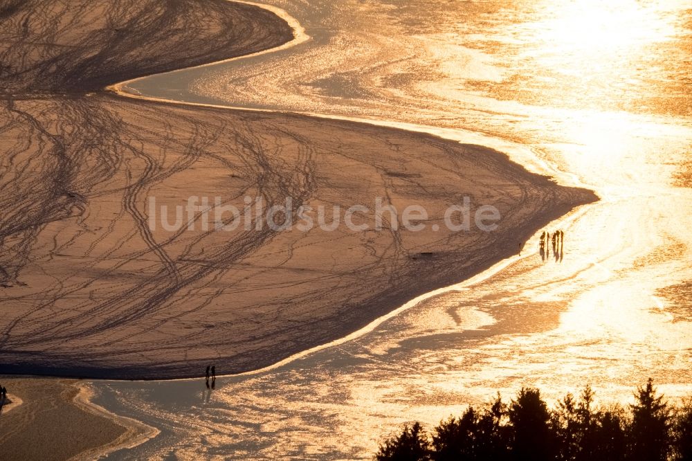 Luftaufnahme Möhnesee - Winterluftbild Uferbereiche des Möhnesee in Möhnesee im Bundesland Nordrhein-Westfalen