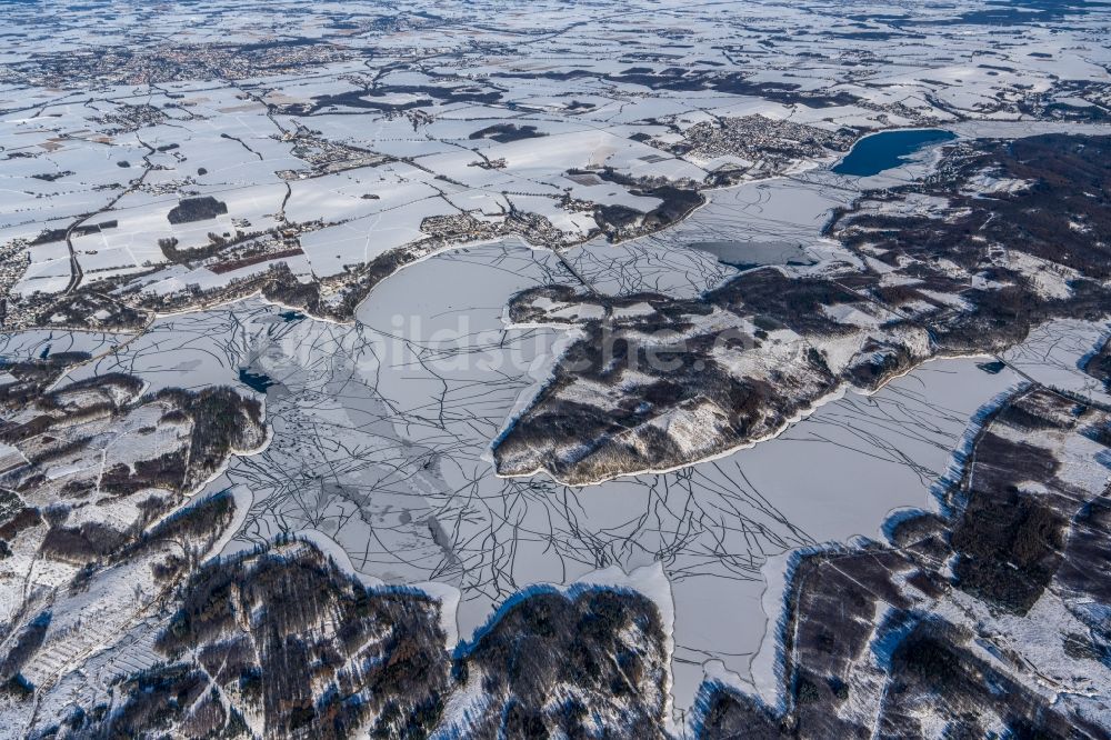 Luftbild Möhnesee - Winterluftbild Uferbereiche des Sees Möhnesee in Möhnesee im Bundesland Nordrhein-Westfalen, Deutschland