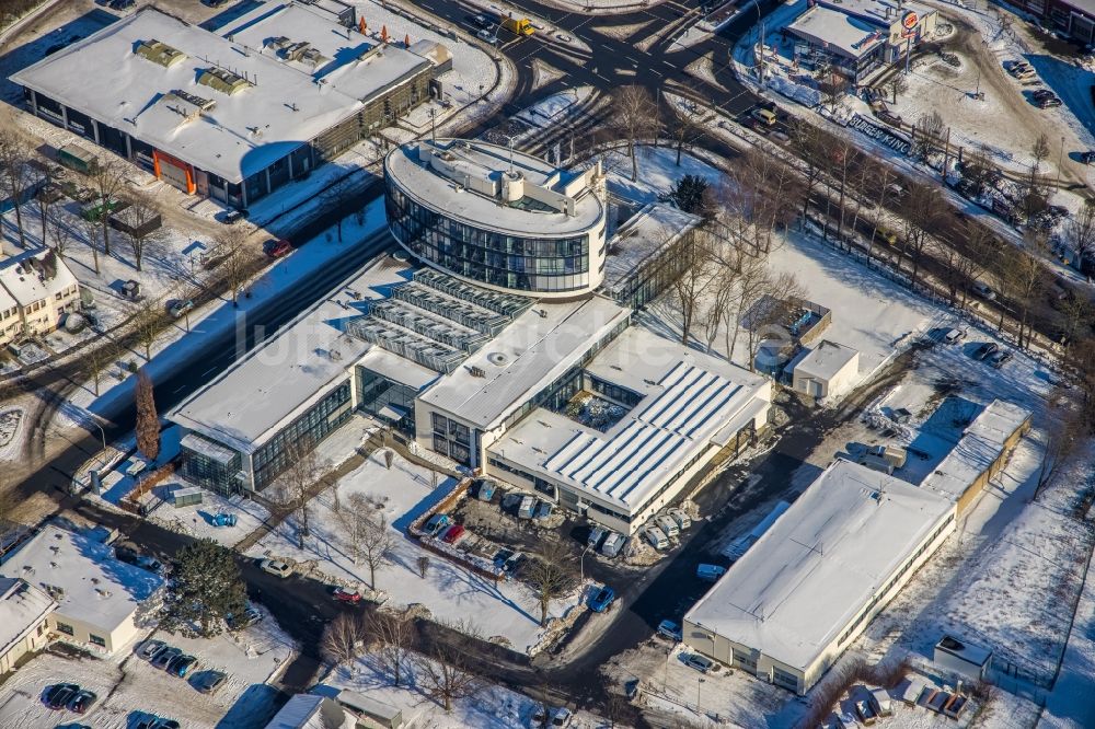 Luftbild Witten - Winterluftbild Verwaltungsgebäude des Unternehmens Stadtwerke Witten GmbH an der Westfalenstraße in Witten im Bundesland Nordrhein-Westfalen - NRW, Deutschland