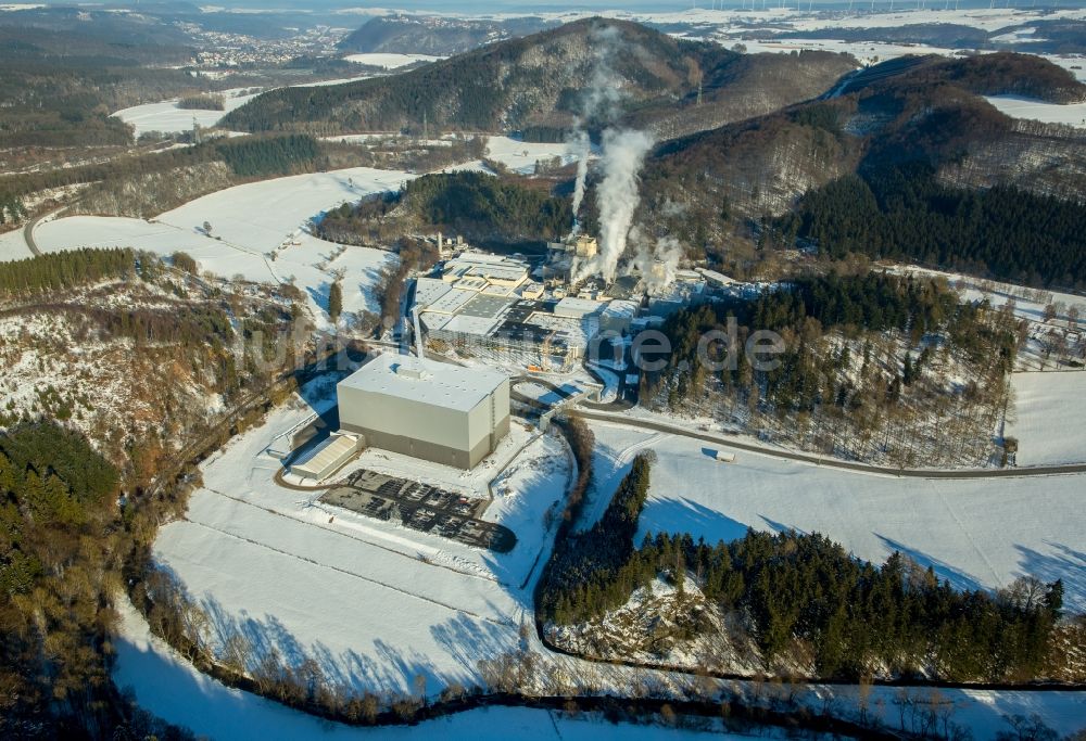 Marsberg aus der Vogelperspektive: Winterluftbild Werksgelände der WEPA Papierfabrik Krengel P. GmbH & Co. KG, Zw.Werk Unterm Klausknapp im Ortsteil Giershagen in Marsberg im Bundesland Nordrhein-Westfalen