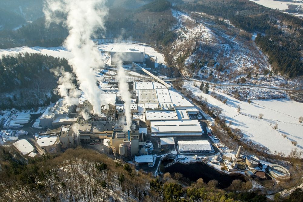 Luftbild Marsberg - Winterluftbild Werksgelände der WEPA Papierfabrik Krengel P. GmbH & Co. KG, Zw.Werk Unterm Klausknapp im Ortsteil Giershagen in Marsberg im Bundesland Nordrhein-Westfalen