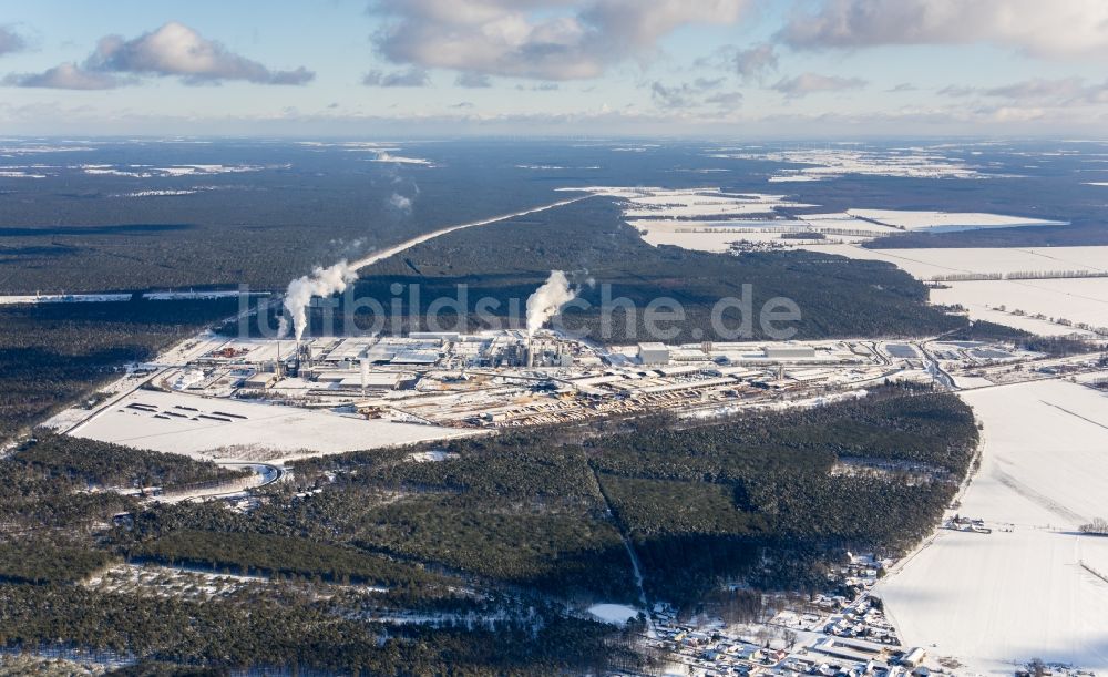 Luftaufnahme Baruth/Mark - Winterluftbild Werksgelände zur Holzverarbeitung der Binder Beteiligungs AG in Baruth/Mark im Bundesland Brandenburg, Deutschland