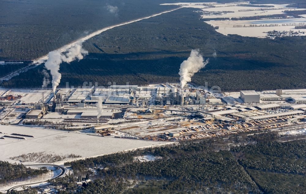 Luftbild Baruth/Mark - Winterluftbild Werksgelände zur Holzverarbeitung der Binder Beteiligungs AG in Baruth/Mark im Bundesland Brandenburg, Deutschland