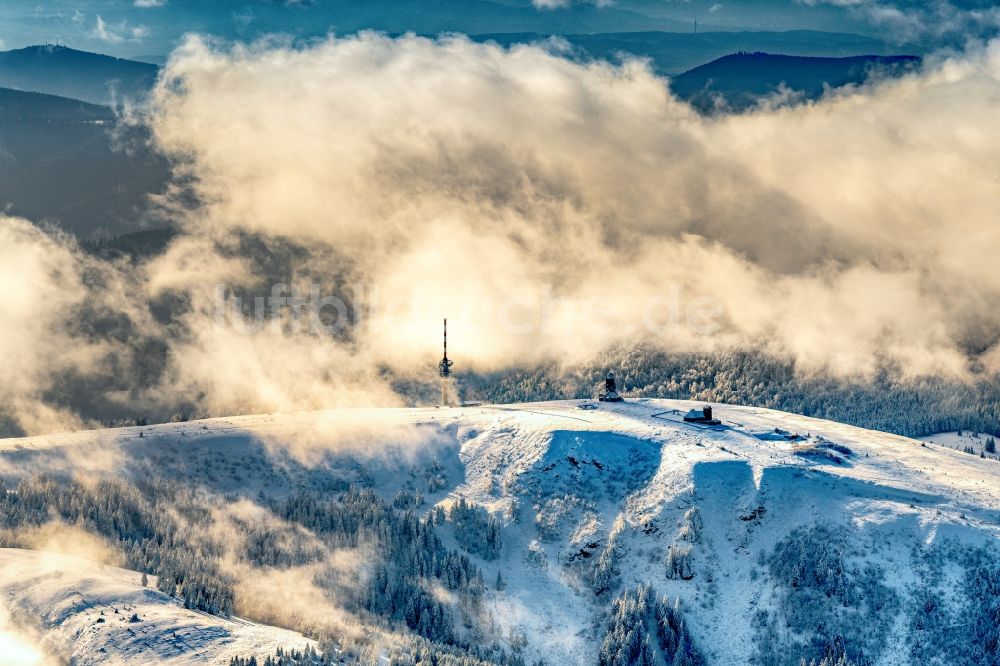 Luftbild Feldberg (Schwarzwald) - Winterluftbild Wetterlage mit Wolkenbildung in Feldberg (Schwarzwald) im Bundesland Baden-Württemberg, Deutschland