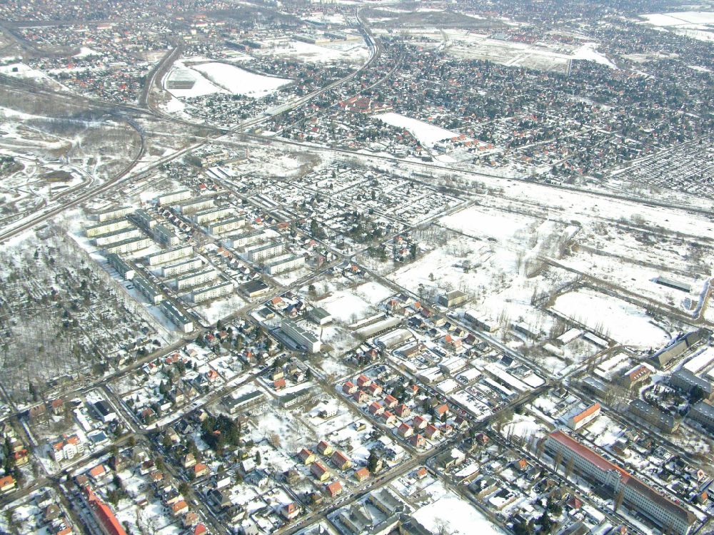 Luftaufnahme Berlin - Winterluftbild Wohngebiet einer Einfamilienhaus- Siedlung ... in Berlin, Deutschland