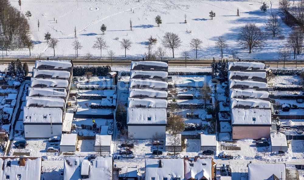 Hamm von oben - Winterluftbild Wohngebiet einer Einfamilienhaus- Siedlung am Dambergskamp in Hamm im Bundesland Nordrhein-Westfalen, Deutschland