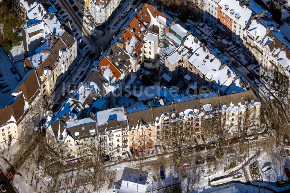 Luftaufnahme Dortmund - Winterluftbild Wohngebiet der Mehrfamilienhaussiedlung Hollestraße - Kleine Beurhausstraße im Ortsteil Westpark in Dortmund im Bundesland Nordrhein-Westfalen, Deutschland