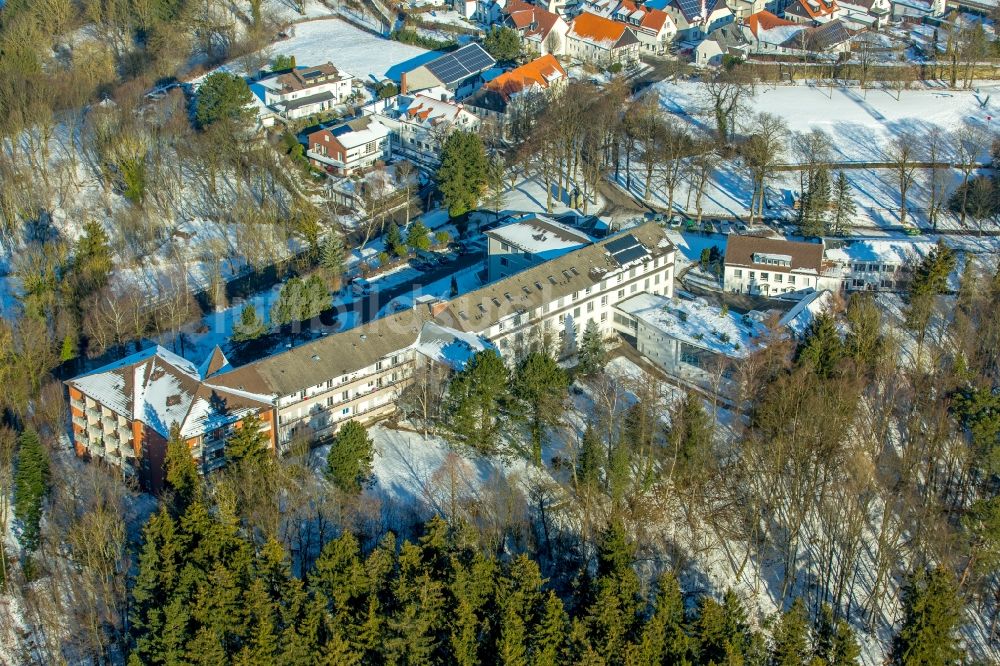 Luftaufnahme Rüthen - Winterluftbild Wohnheim - Gebäude des Katholischen Schwesternhauses Maria vom Stein in Rüthen im Bundesland Nordrhein-Westfalen
