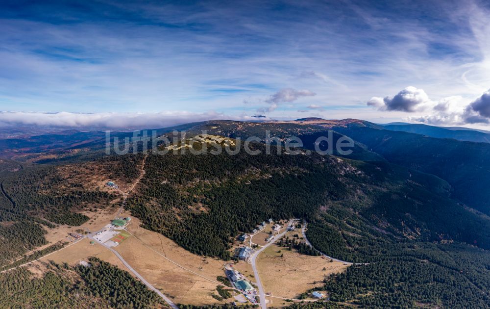 Luftaufnahme Spindleruv Mlyn - Spindlermühle - Wintersportgebiet in Spindleruv Mlyn - Spindlermühle in Kralovehradecky kraj - Böhmen, Tschechien