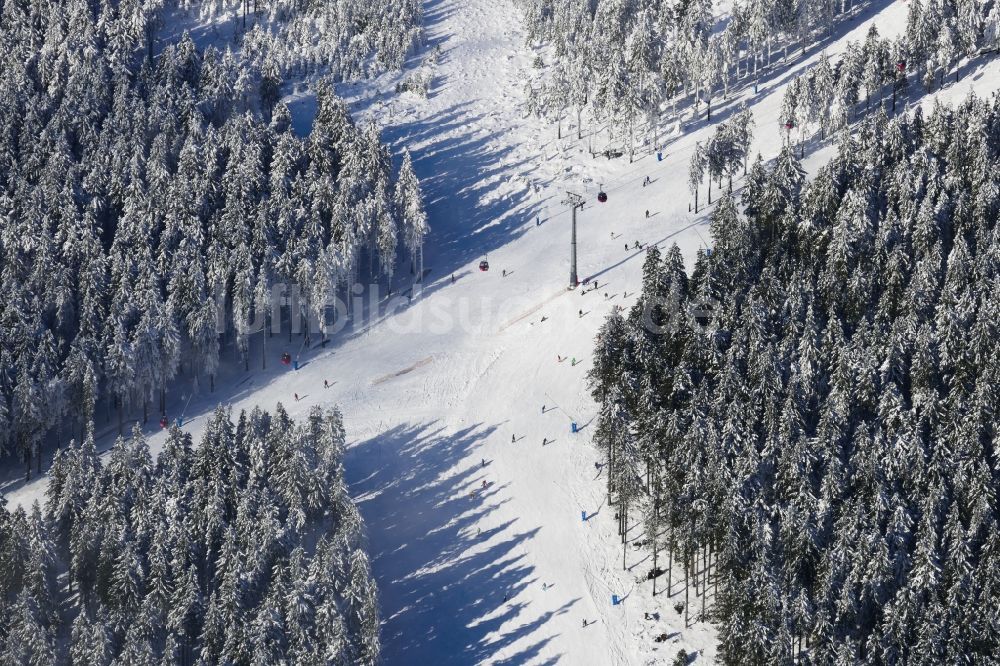 Luftbild Braunlage - Wintersportler im Skigebiet Braunlage (Harz) in Niedersachsen