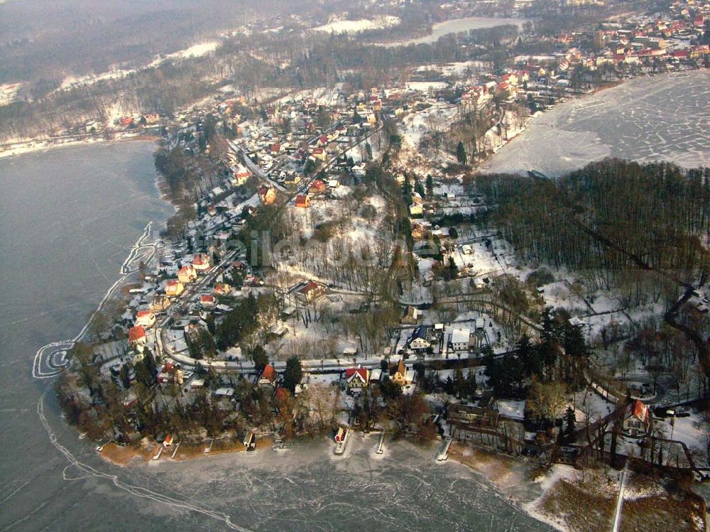 Buckow / Brandenburg aus der Vogelperspektive: Winterstimmung in der Kurstadt Buckow am Schermüzelsee 24.01.2006