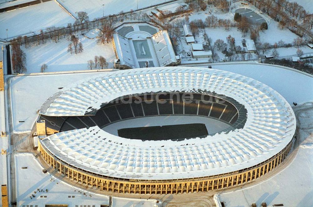 Luftbild Berlin - Winterstimmung am Olympiastadion in Berlin