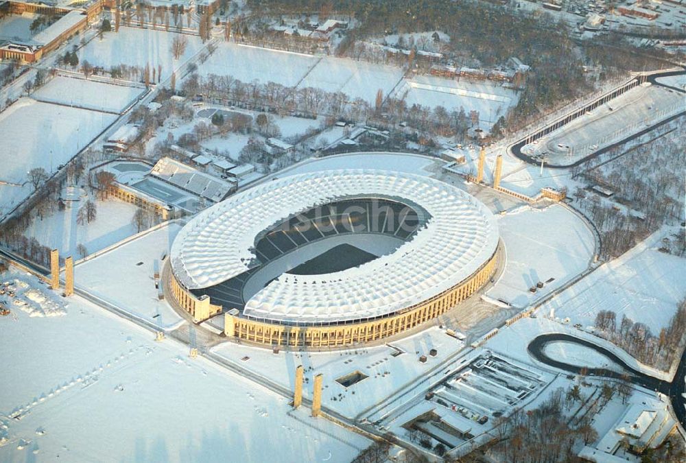 Berlin von oben - Winterstimmung am Olympiastadion in Berlin