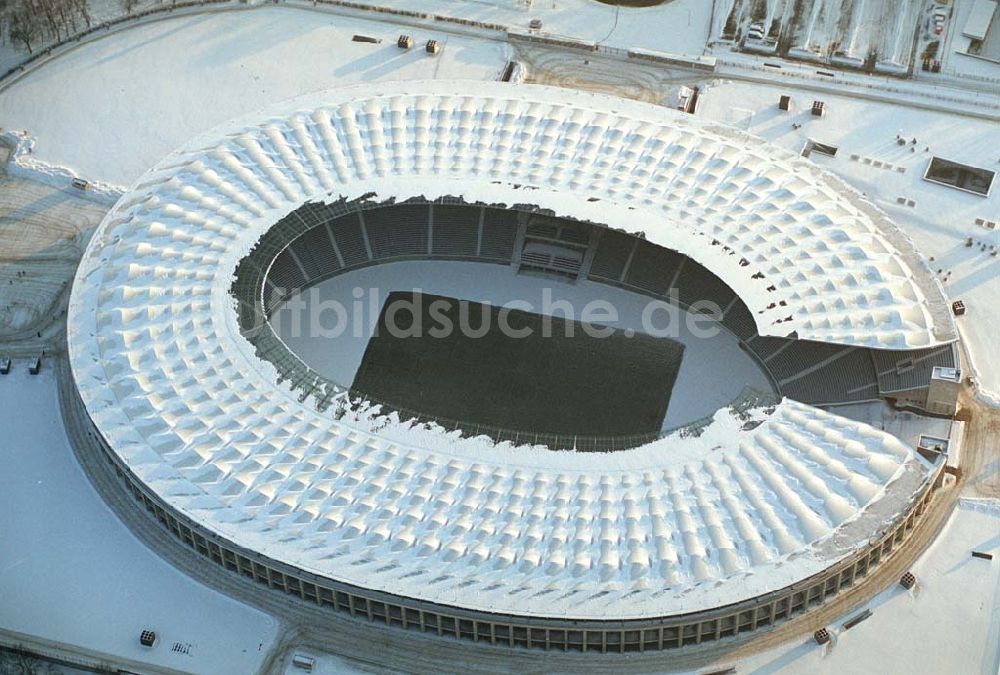 Luftbild Berlin - Winterstimmung am Olympiastadion in Berlin