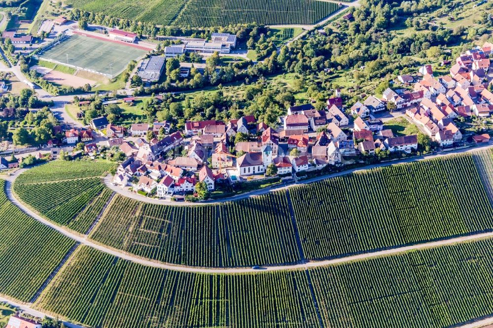 Hohenhaslach aus der Vogelperspektive: Winzerdorf auf Weinberg in Hohenhaslach im Bundesland Baden-Württemberg, Deutschland