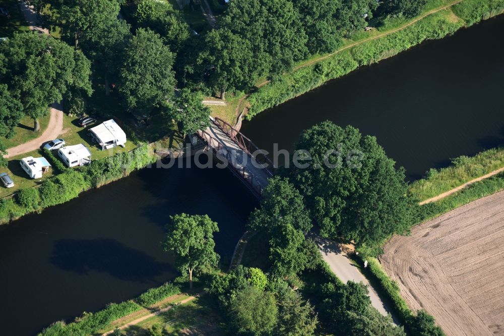 Luftbild Basedow - Wirtschaftsweg- Brücke über den Elbe-Lübeck-Kanal in Basedow im Bundesland Schleswig-Holstein