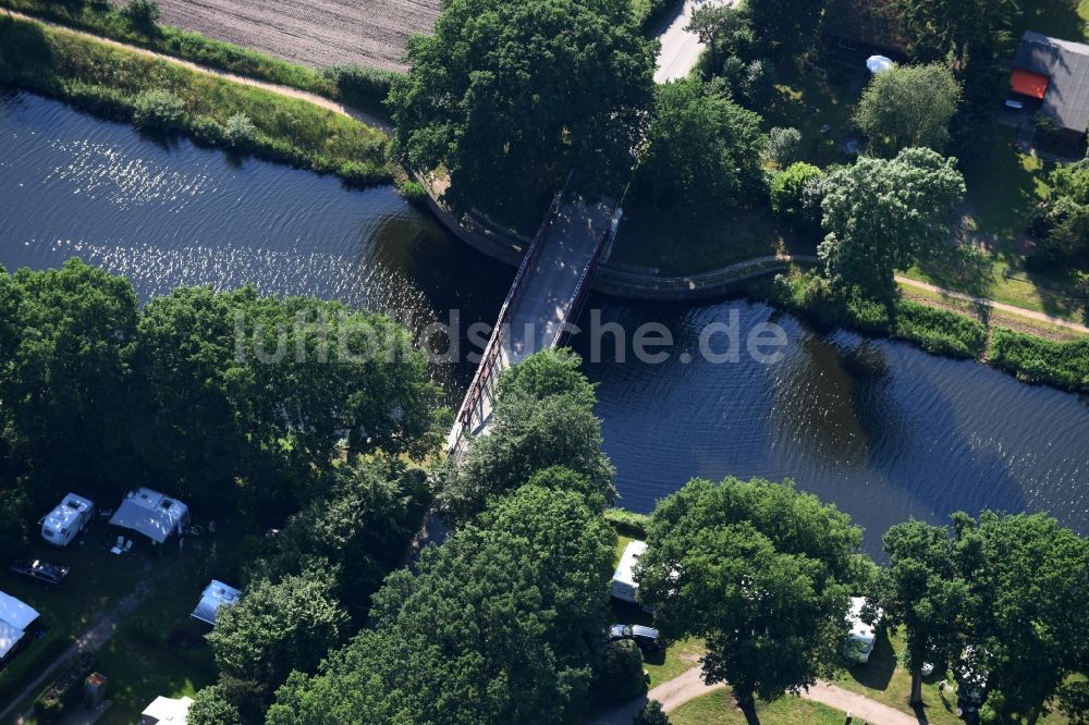 Luftbild Basedow - Wirtschaftsweg- Brücke über den Elbe-Lübeck-Kanal in Basedow im Bundesland Schleswig-Holstein