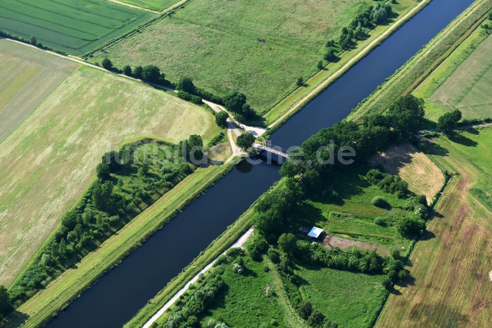 Luftbild Buchhorst - Wirtschaftsweg- Brücke über den Elbe-Lübeck-Kanal in Buchhorst im Bundesland Schleswig-Holstein