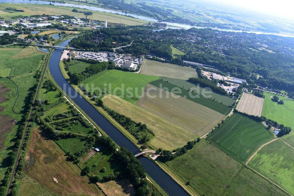 Buchhorst aus der Vogelperspektive: Wirtschaftsweg- Brücke über den Elbe-Lübeck-Kanal in Buchhorst im Bundesland Schleswig-Holstein