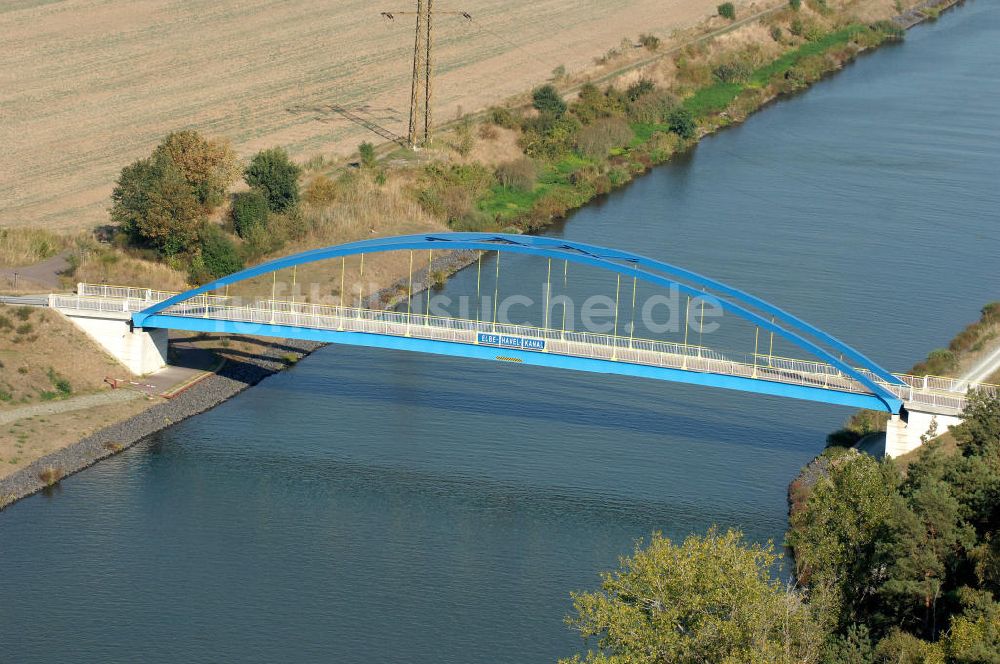 Luftaufnahme Niegripp - Wirtschaftswegbrücke Mühlenweg bei Niegripp