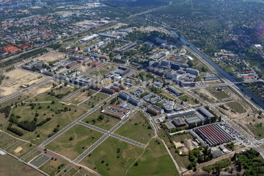 Berlin aus der Vogelperspektive: Wissenschafts - und Wirtschaftsstandort Adlershof in Berlin Köpenick