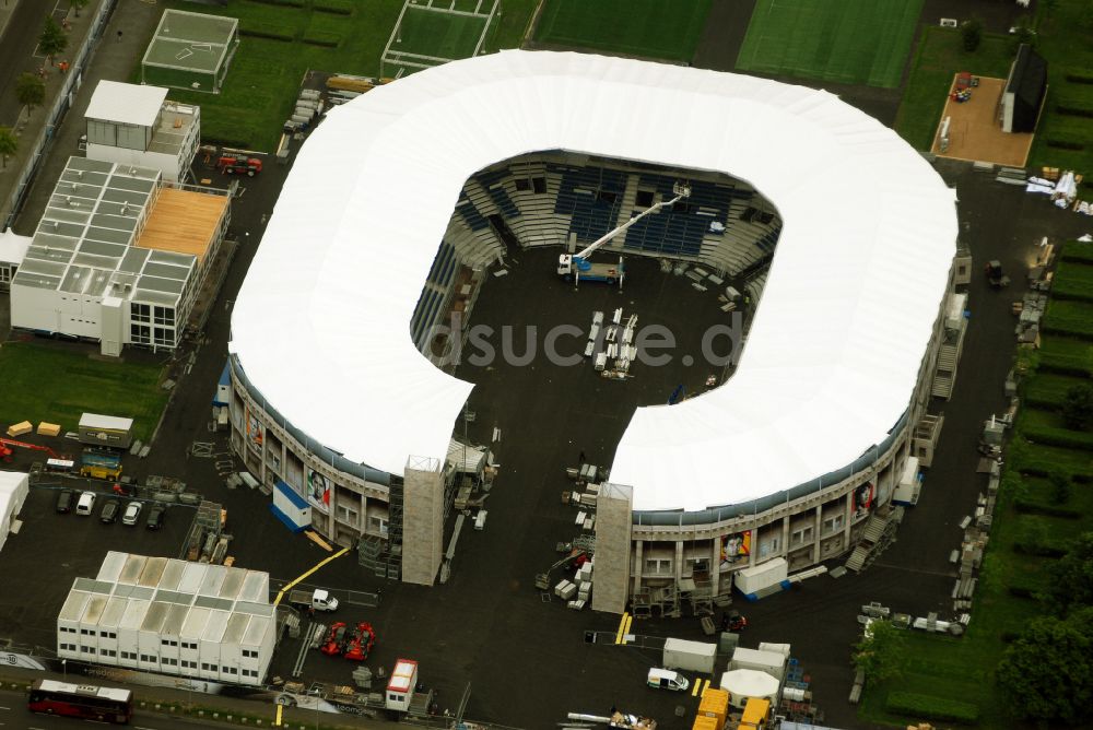 Berlin von oben - WM 2006 Adidas-Ministadion vor dem Berliner Reichstag im Tiergarten