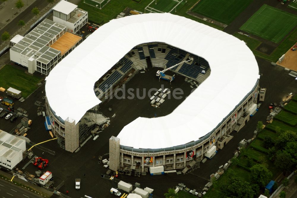 Luftbild Berlin - WM 2006 Adidas-Ministadion vor dem Berliner Reichstag im Tiergarten