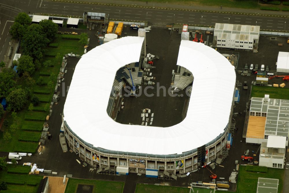 Luftaufnahme Berlin - WM 2006 Adidas-Ministadion vor dem Berliner Reichstag im Tiergarten