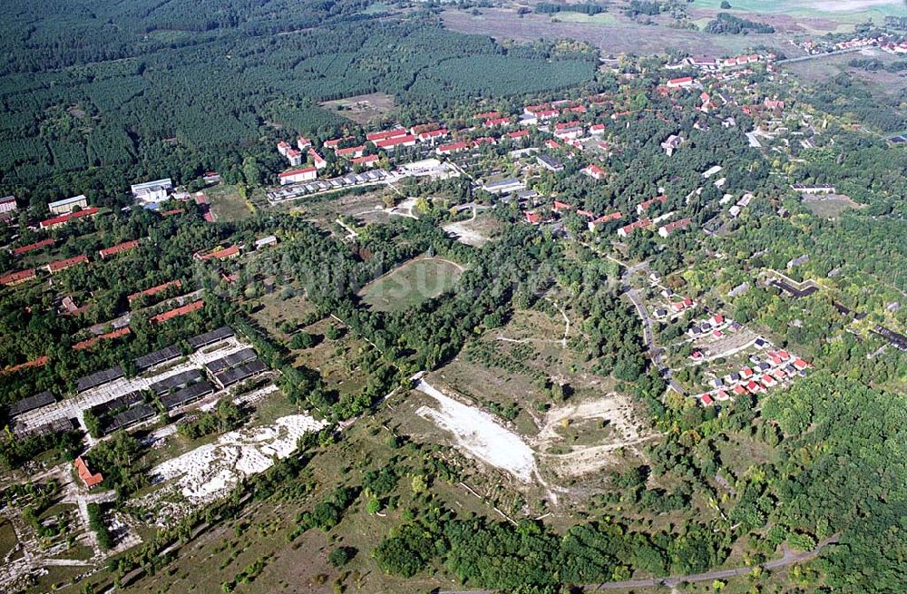 Wünsdorf (Brandenburg) aus der Vogelperspektive: Wünsdorf (Brandenburg) 21.09.2003 Gelände des ehemaligen russischen Oberkommando