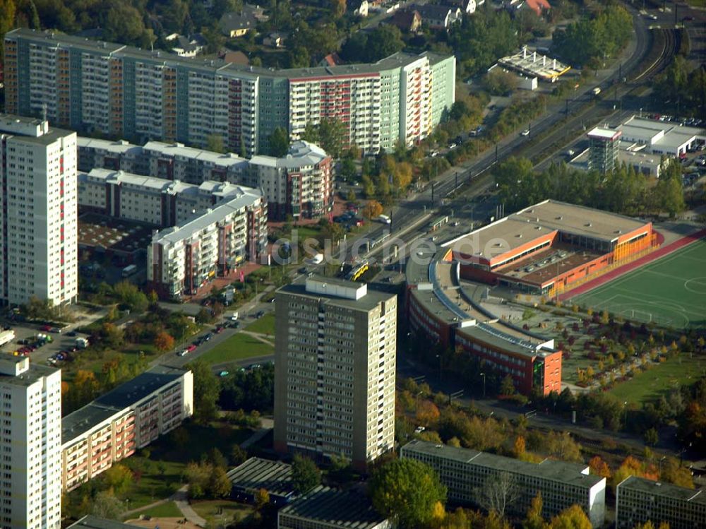 Berlin - Marzahn aus der Vogelperspektive: Wohgebiet an der Geisenweide