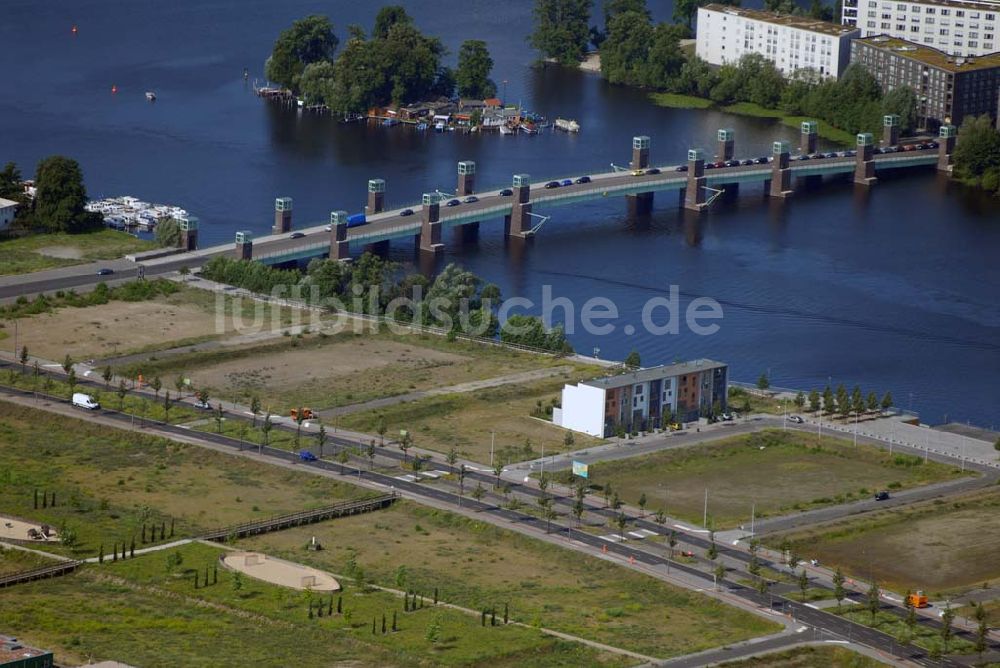 Luftbild Berlin - Wohn- und Bebauungsflächen der Wasserstadt Spandau am Spandauer See