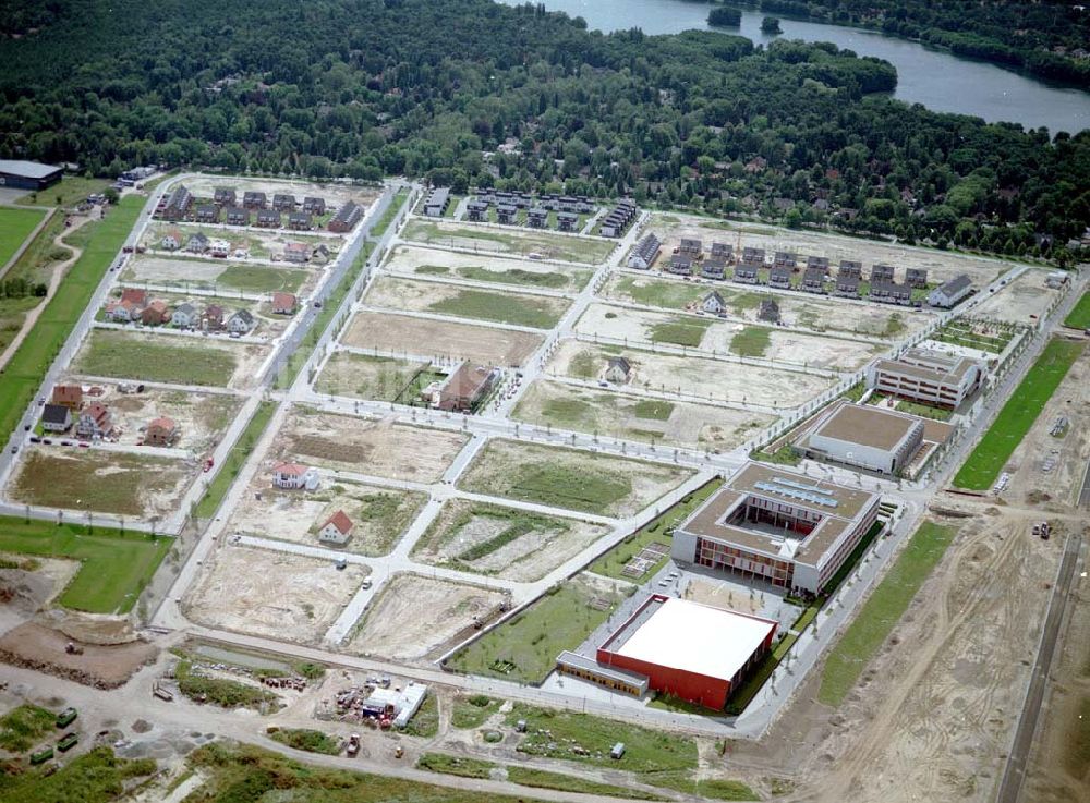 Berlin - Gatow von oben - Wohn- und Bürohausneubau auf dem Gelände des ehem. Flugplatzes Gatow