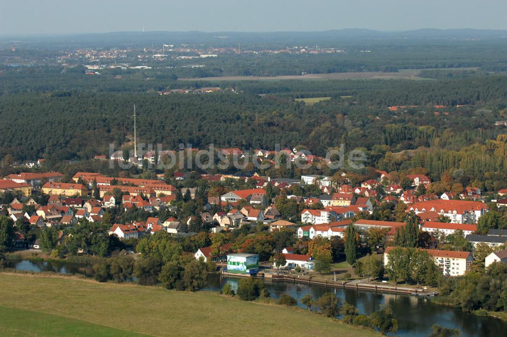 Luftaufnahme Premnitz - Wohn- und Fabrikarbeitersiedlungen am Havelufer / Alte Hauptstraße in Premnitz