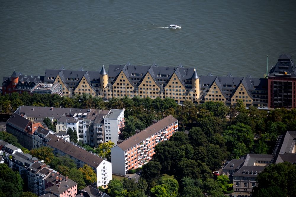 Köln aus der Vogelperspektive: Wohn- und Geschäftshaus an der Agrippinawerft in Köln im Bundesland Nordrhein-Westfalen, Deutschland