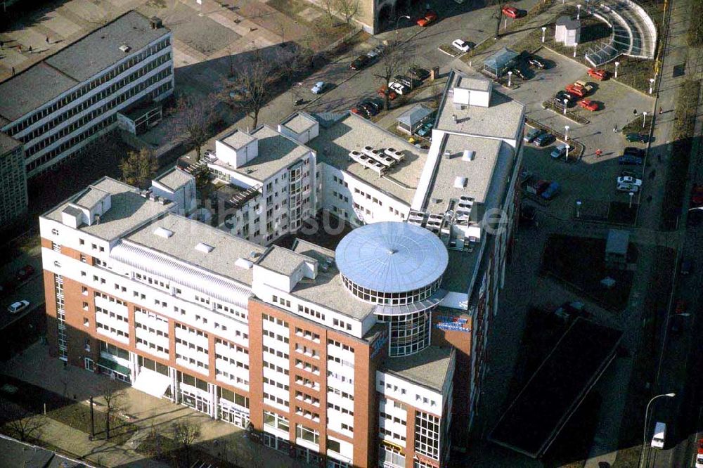 Luftbild Berlin - Lichtenberg - Wohn- und Geschäftshaus CITY POINT an der Möllendorfstraße in Berlin - Lichtenberg.