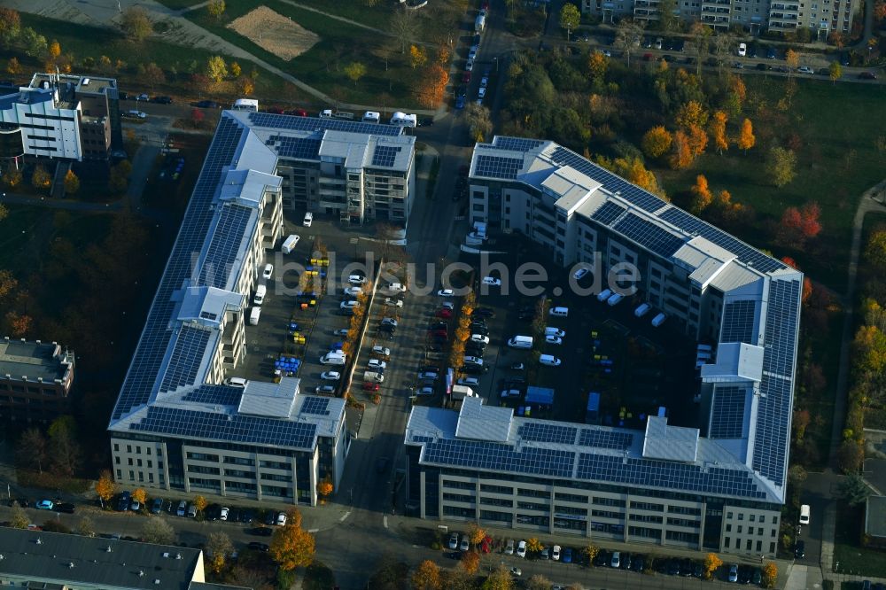 Luftbild Berlin - Wohn- und Geschäftshaus entlang der Döbelner Straße im Ortsteil Hellersdorf in Berlin, Deutschland