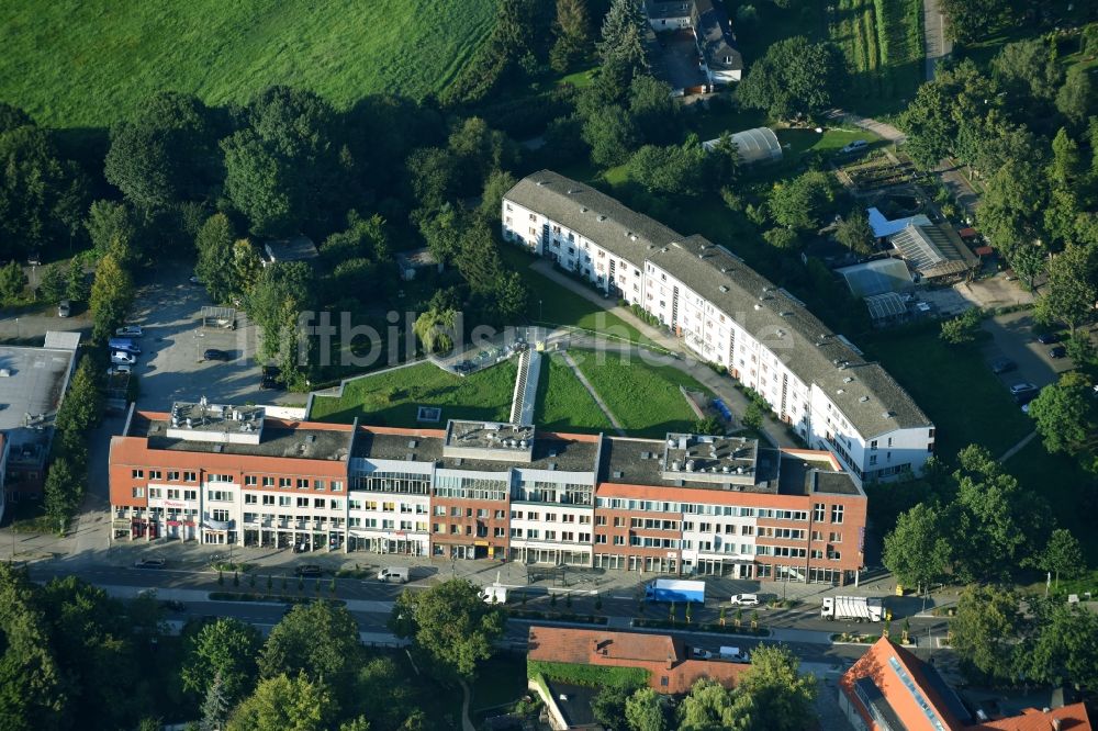 Luftaufnahme Teltow - Wohn- und Geschäftshaus entlang der Potsdamer Straße in Teltow im Bundesland Brandenburg, Deutschland