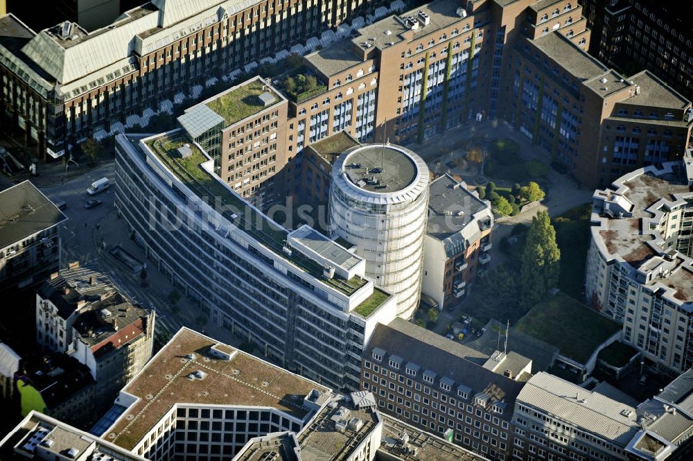 Hamburg aus der Vogelperspektive: Wohn-und Geschäftshaus Hamburg