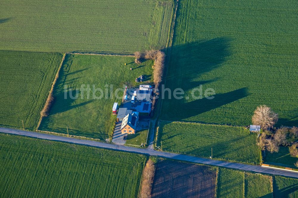 Luftaufnahme Kirchhellen - Wohn- und Geschäftshaus in Kirchhellen im Bundesland Nordrhein-Westfalen, Deutschland