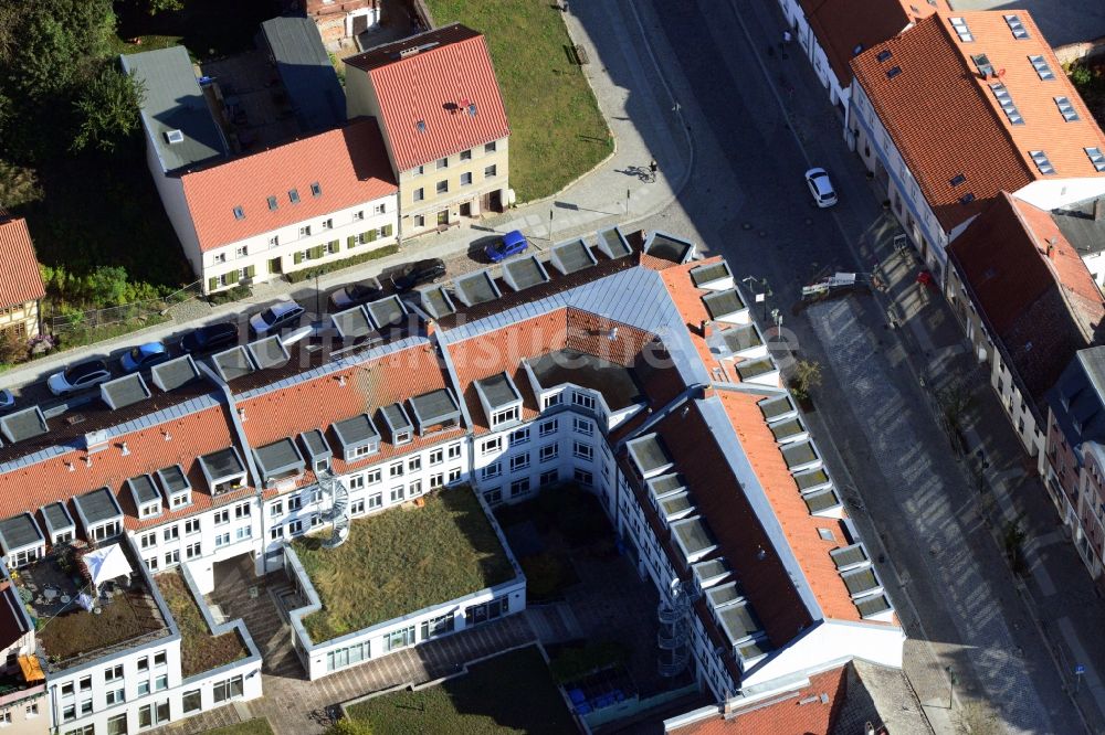 Strausberg von oben - Wohn- und Geschäftshaus- Neubau an der Breite Straße Ecke Klosterstraße in Strausberg im Bundesland Brandenburg