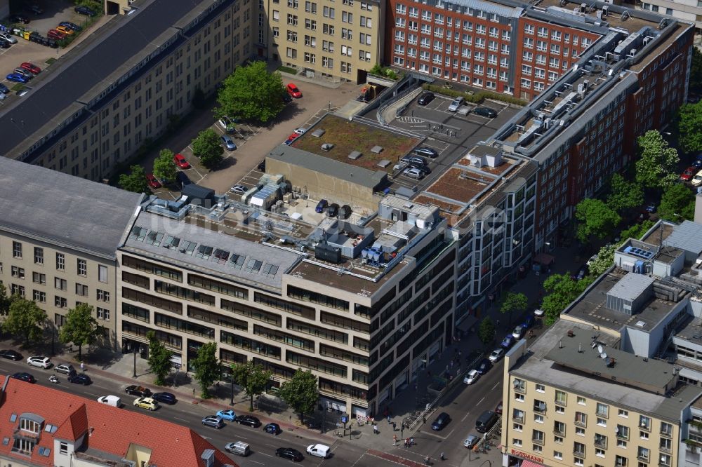 Berlin von oben - Wohn- und Geschäftshaus- Neubau- Gebäude Bismarck - Karree an der Bismarckstraße in Berlin Charlottenburg