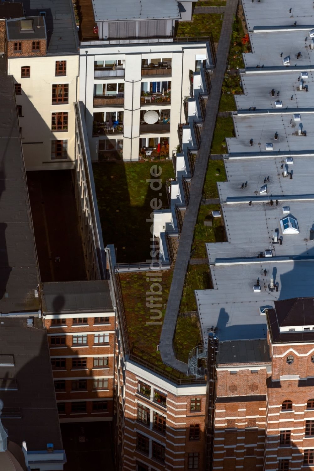 Leipzig aus der Vogelperspektive: Wohn- und Geschäftshaus Viertel Elsterpark entlang der Nonnenstraße in Leipzig im Bundesland Sachsen, Deutschland