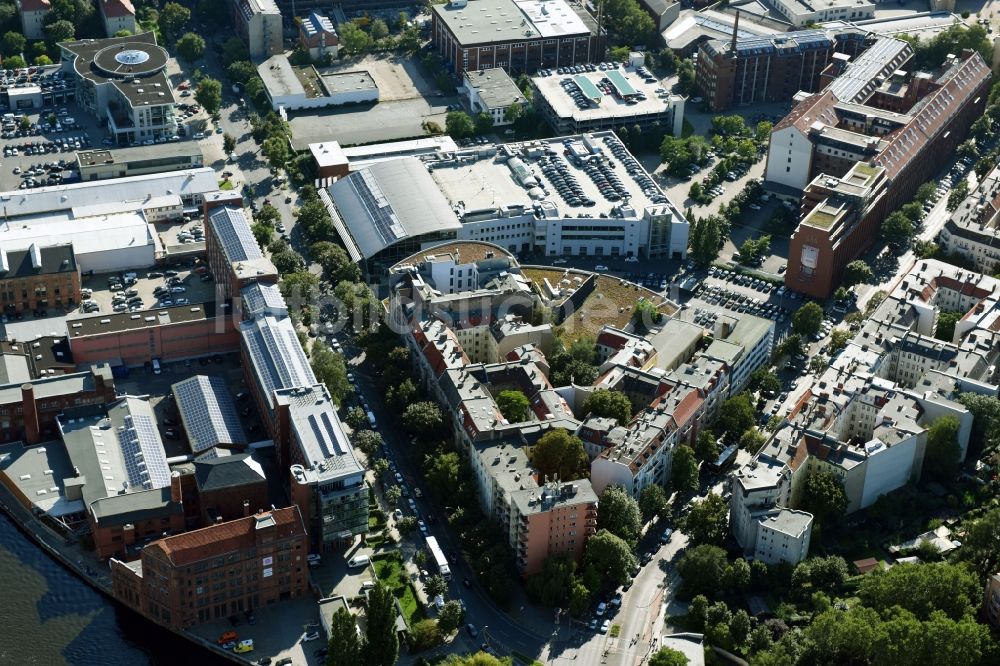 Berlin von oben - Wohn- und Geschäftshaus Viertel entlang der Helmholtzstraße - Franklinstraße im Ortsteil Charlottenburg-Wilmersdorf in Berlin, Deutschland