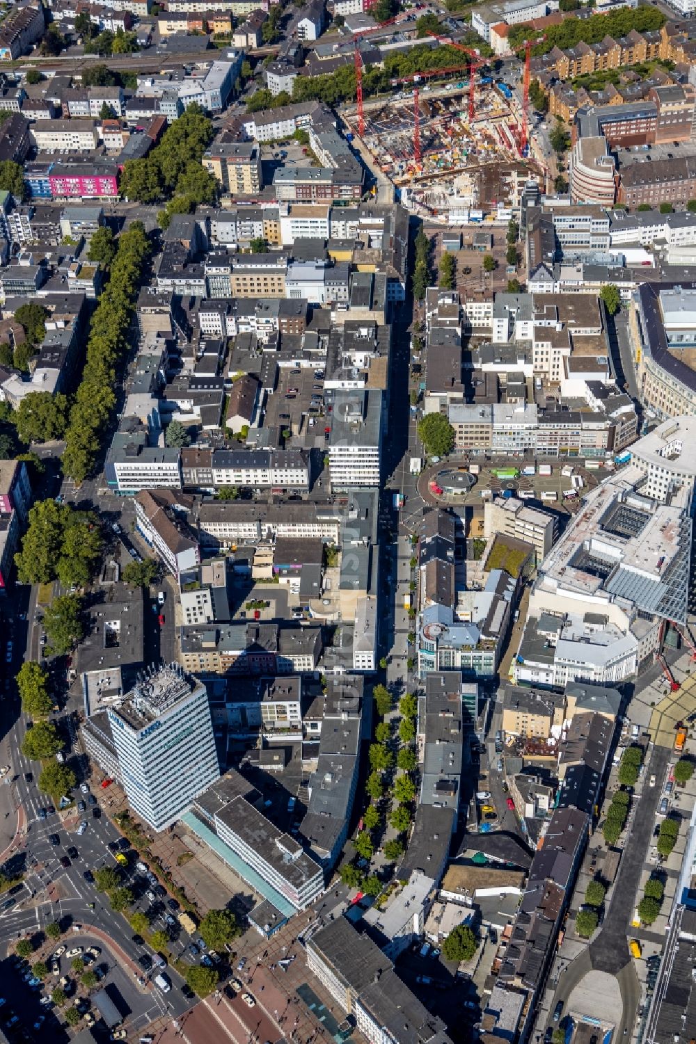 Bochum aus der Vogelperspektive: Wohn- und Geschäftshaus Viertel entlang der Huestraße - Hellweg - Husemannplatz - Dr.-Ruer-Platz in Bochum im Bundesland Nordrhein-Westfalen, Deutschland