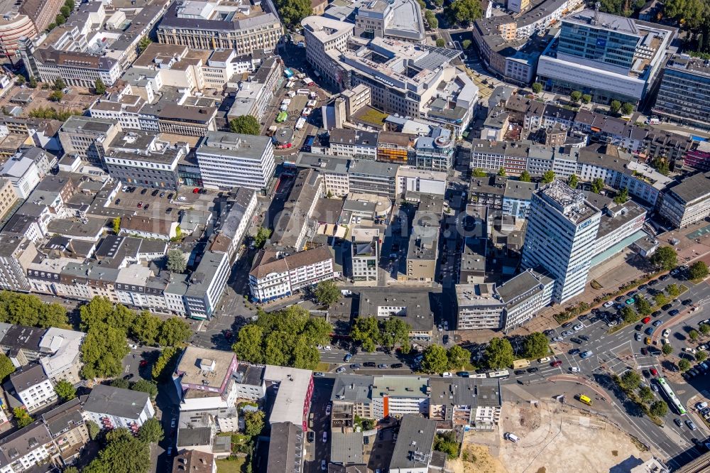 Bochum aus der Vogelperspektive: Wohn- und Geschäftshaus Viertel entlang der Huestraße - Hellweg - Husemannplatz - Dr.-Ruer-Platz in Bochum im Bundesland Nordrhein-Westfalen, Deutschland