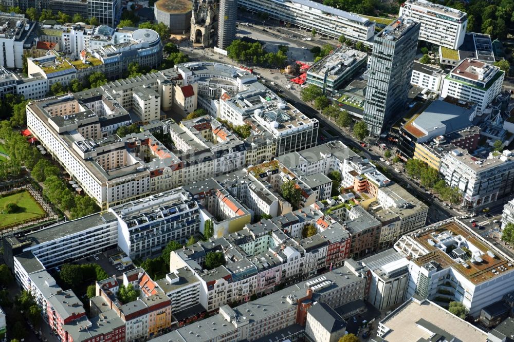 Berlin aus der Vogelperspektive: Wohn- und Geschäftshaus Viertel entlang der Tauentzienstraße - Marburger Straße im Ortsteil Charlottenburg-Wilmersdorf in Berlin, Deutschland