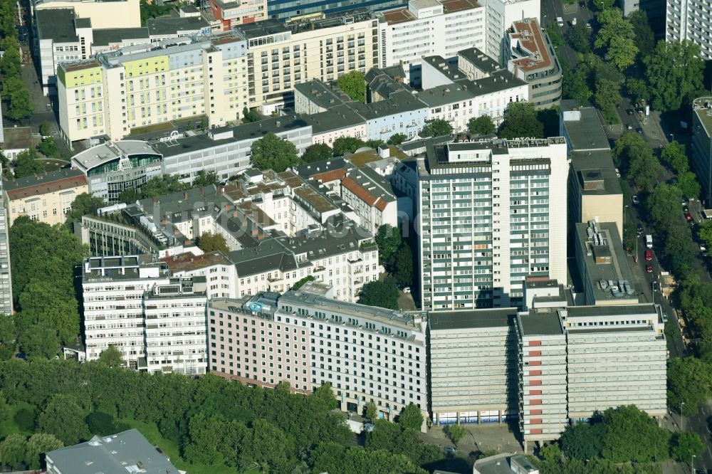 Berlin aus der Vogelperspektive: Wohn- und Geschäftshaus Viertel am der Kurfürstenstraße Ecke An der Urania in Berlin, Deutschland