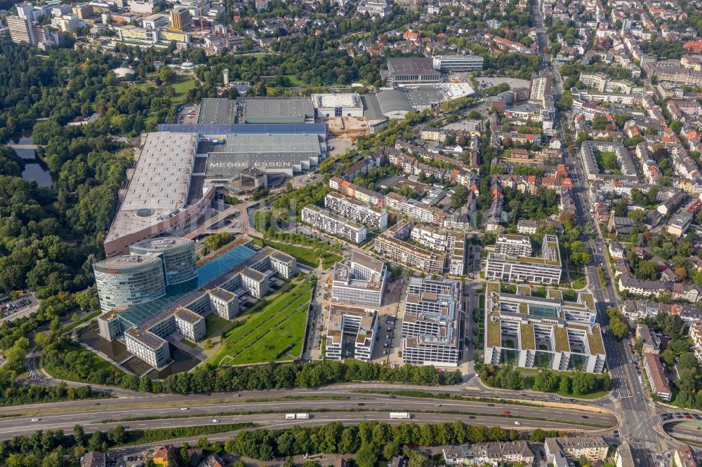 Luftaufnahme Essen - Wohn- und Geschäftshaus Viertel und die Messe Essen entlang der Norbertstraße in Essen im Bundesland Nordrhein-Westfalen, Deutschland